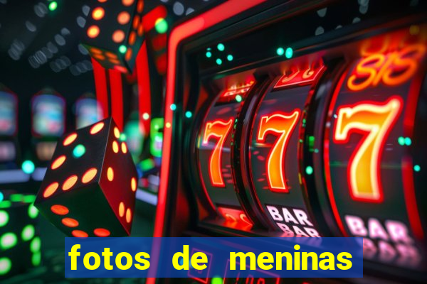 fotos de meninas de cabelo cacheado no espelho